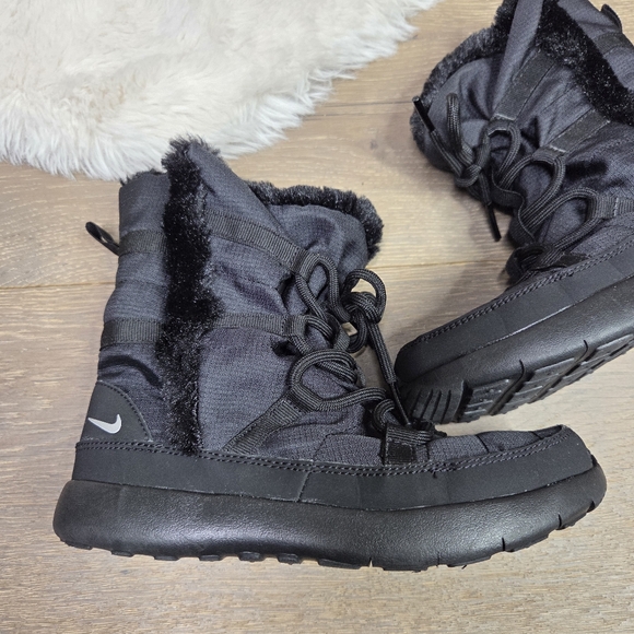 Nike Roshe One Hi Black Sneaker Boots 1Y - Picture 2 of 16